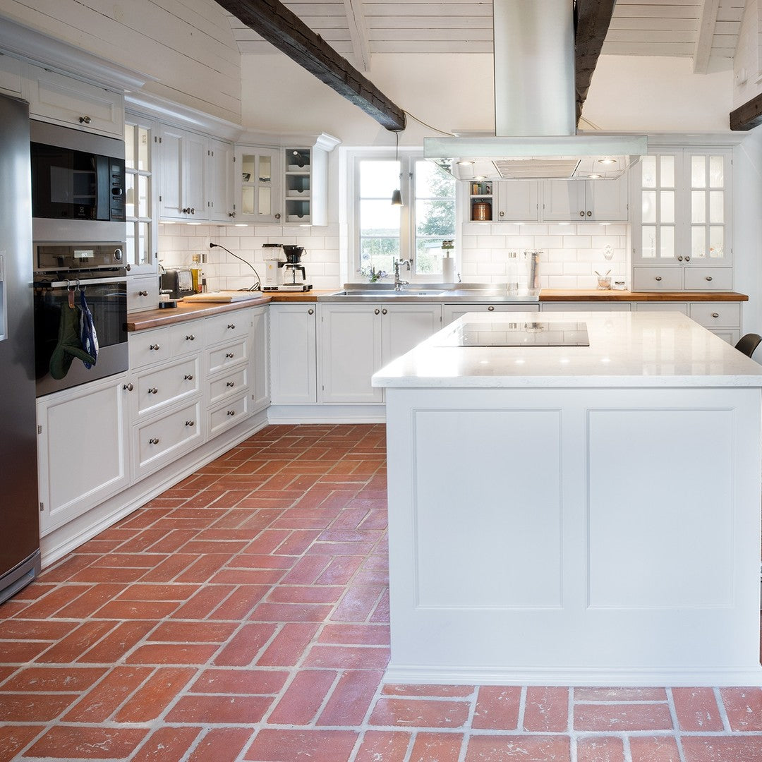 Håndslået gulvflise rød 20 mm