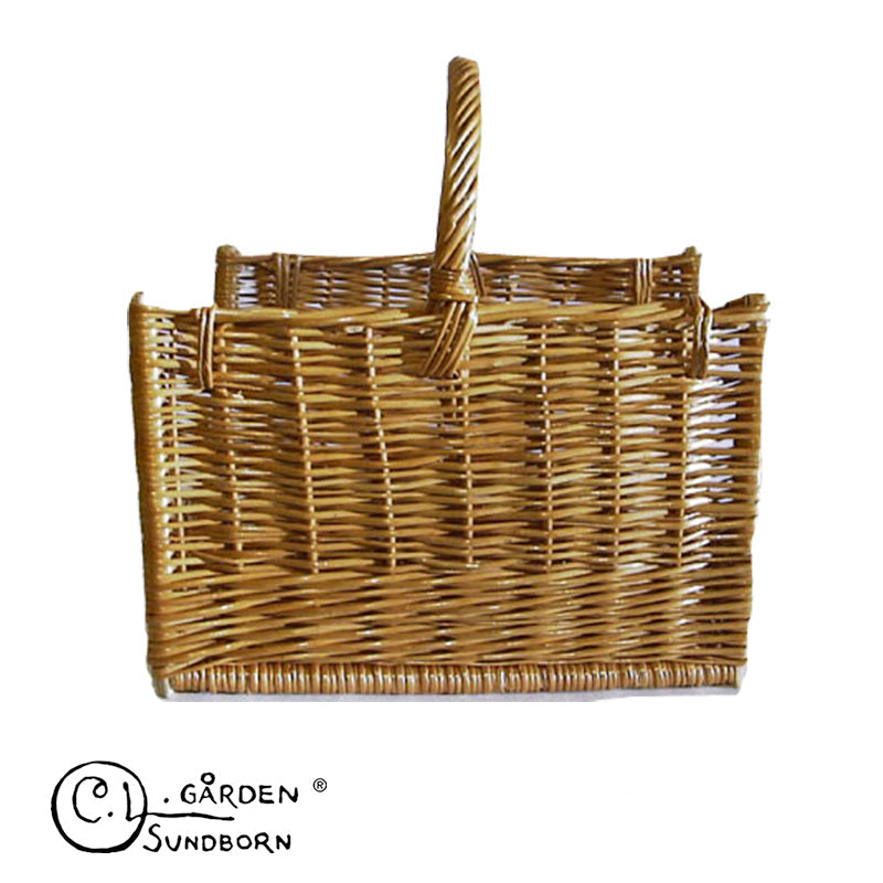 Klassisk brændekurv i flettet pil