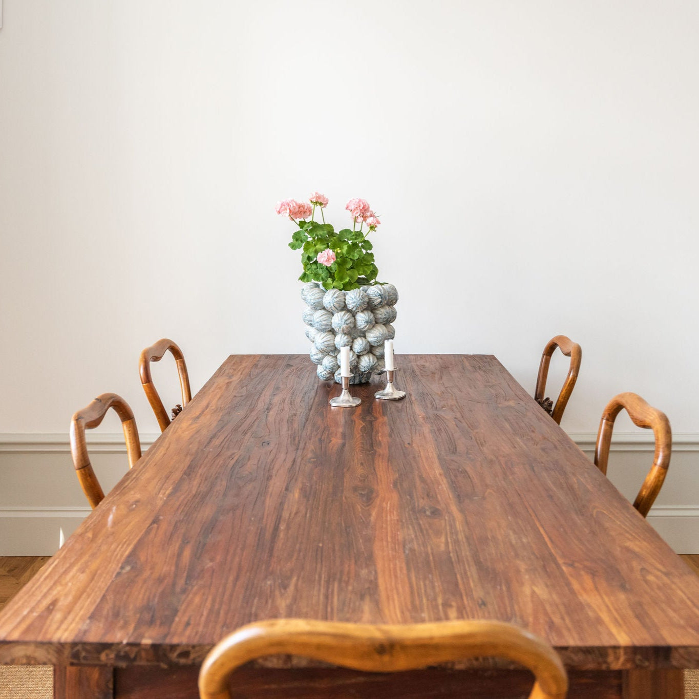 Spisebord drejede ben Elin