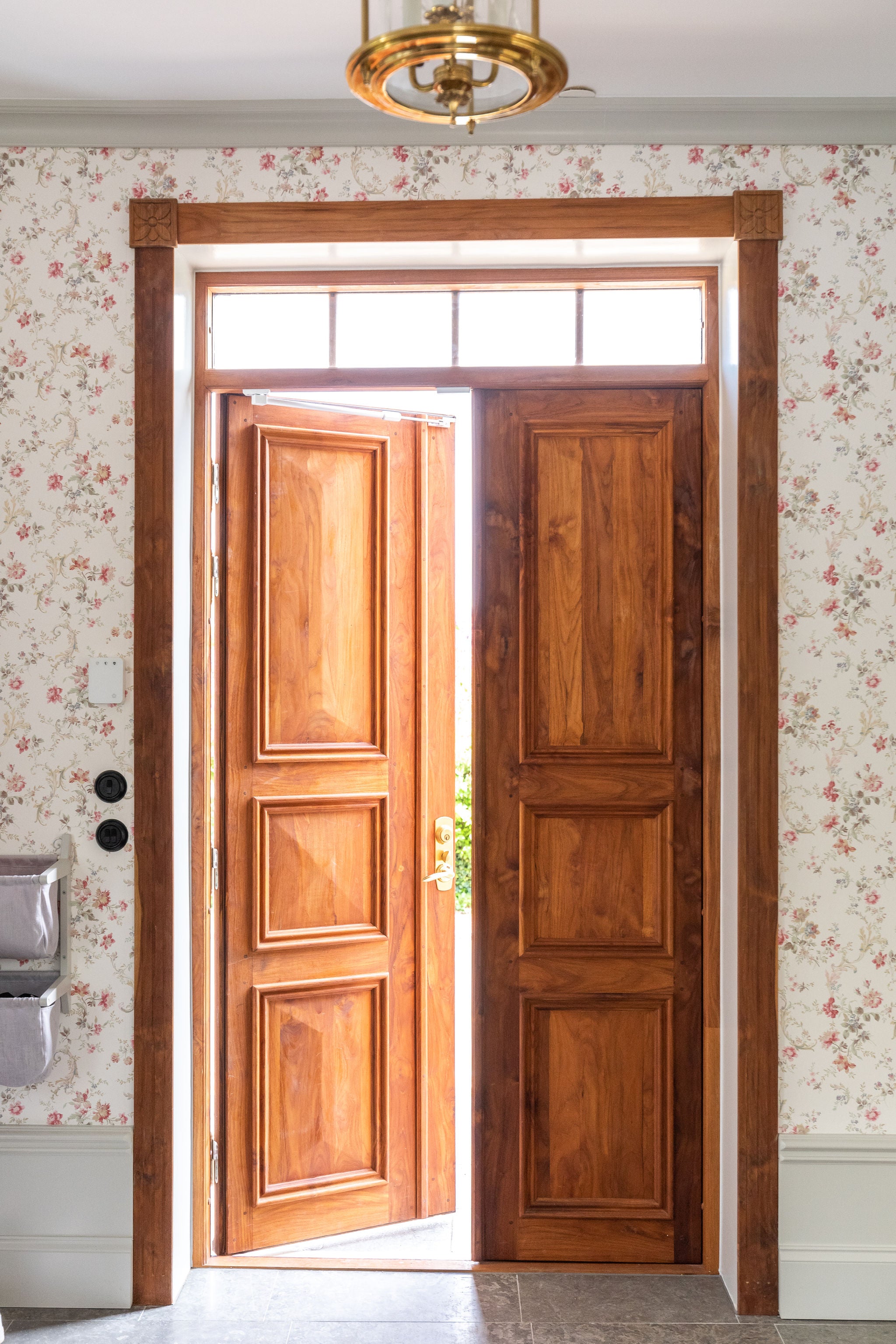 Indvendigt teaktræ Traditionel dobbeltdør