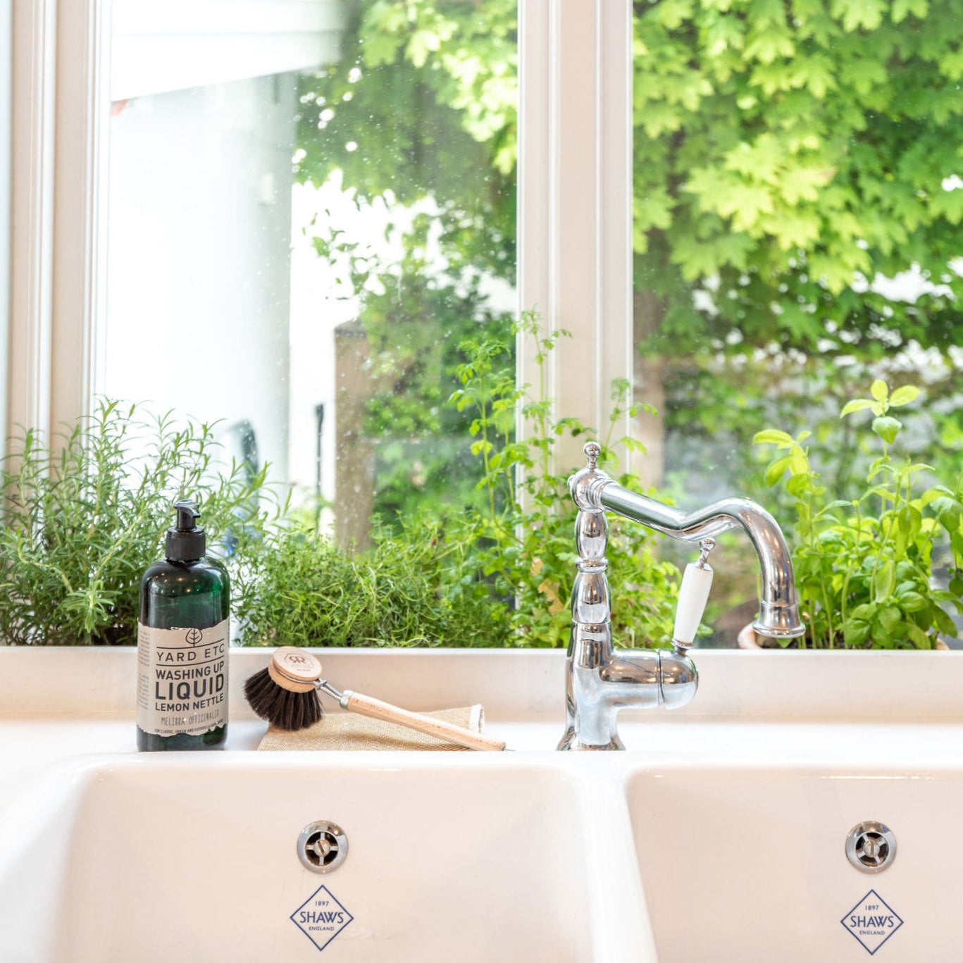 Vask i porcelæn Shaws Classic Dubbelho 800