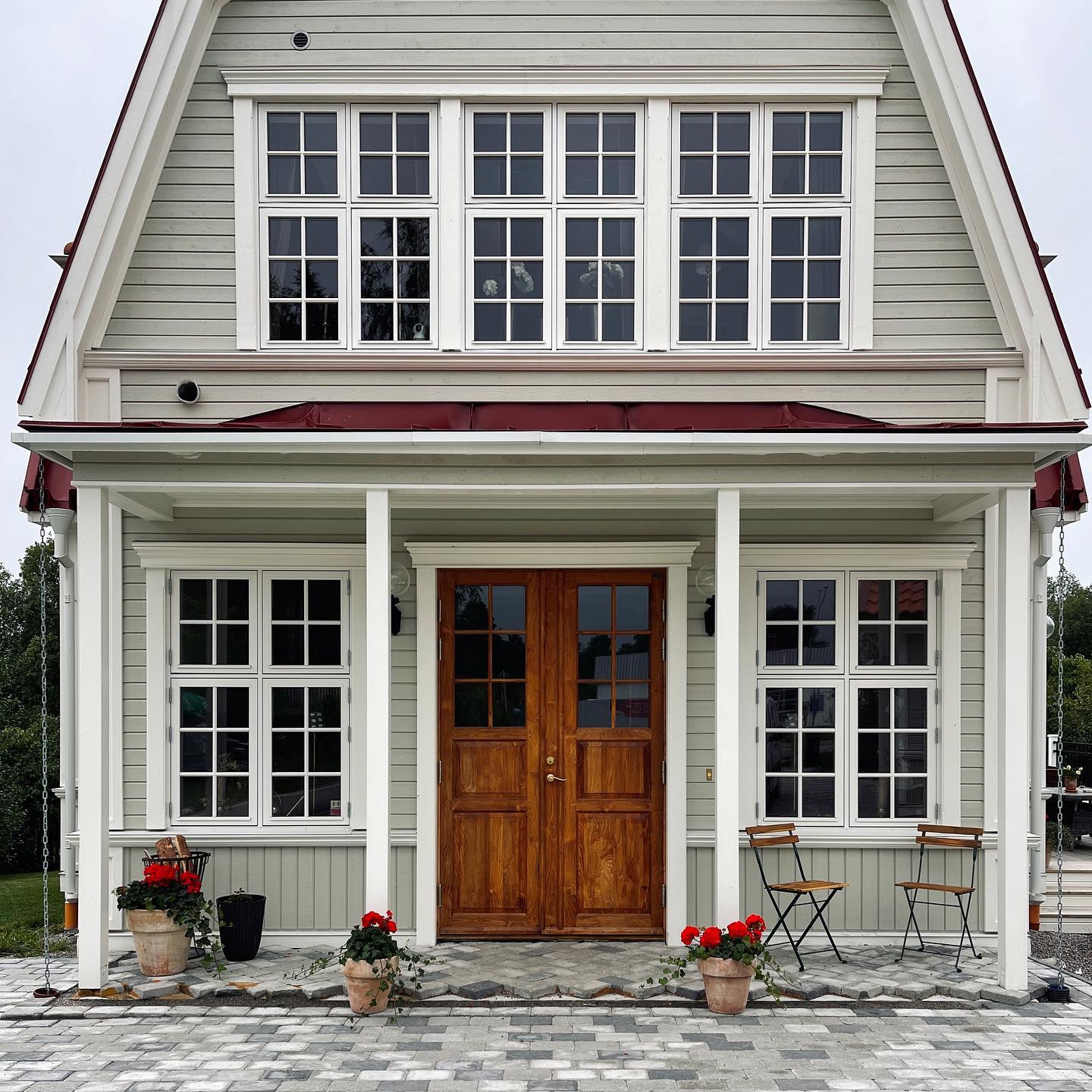 Kivik dobbeltdørs olieret teak 1280x2080mm