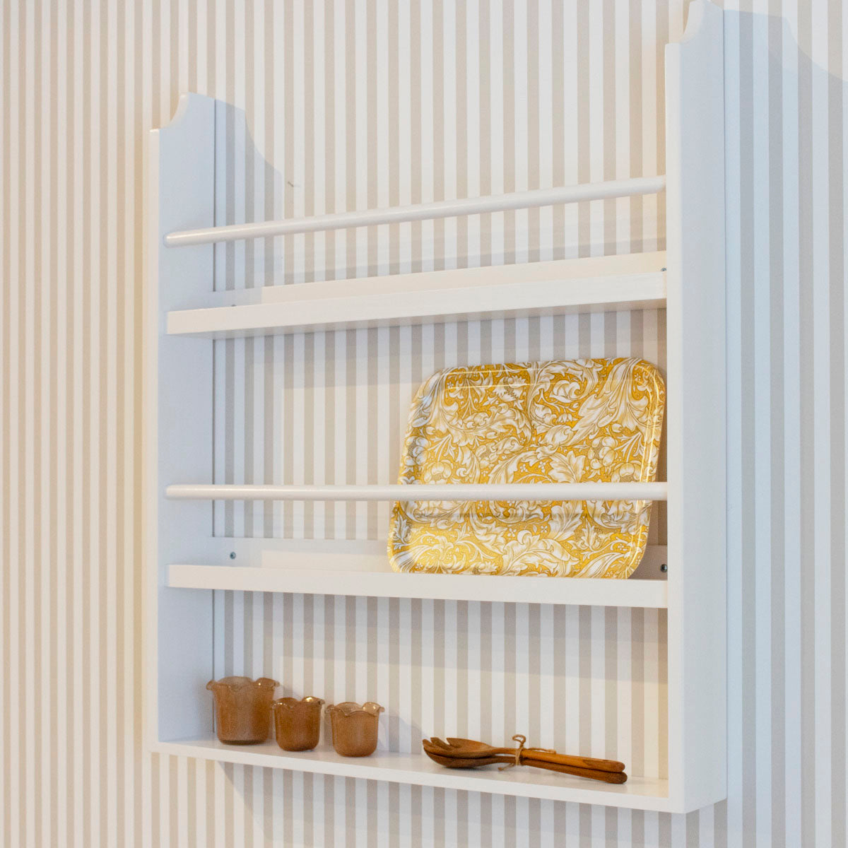 Tallrikshylla Ella i vitt