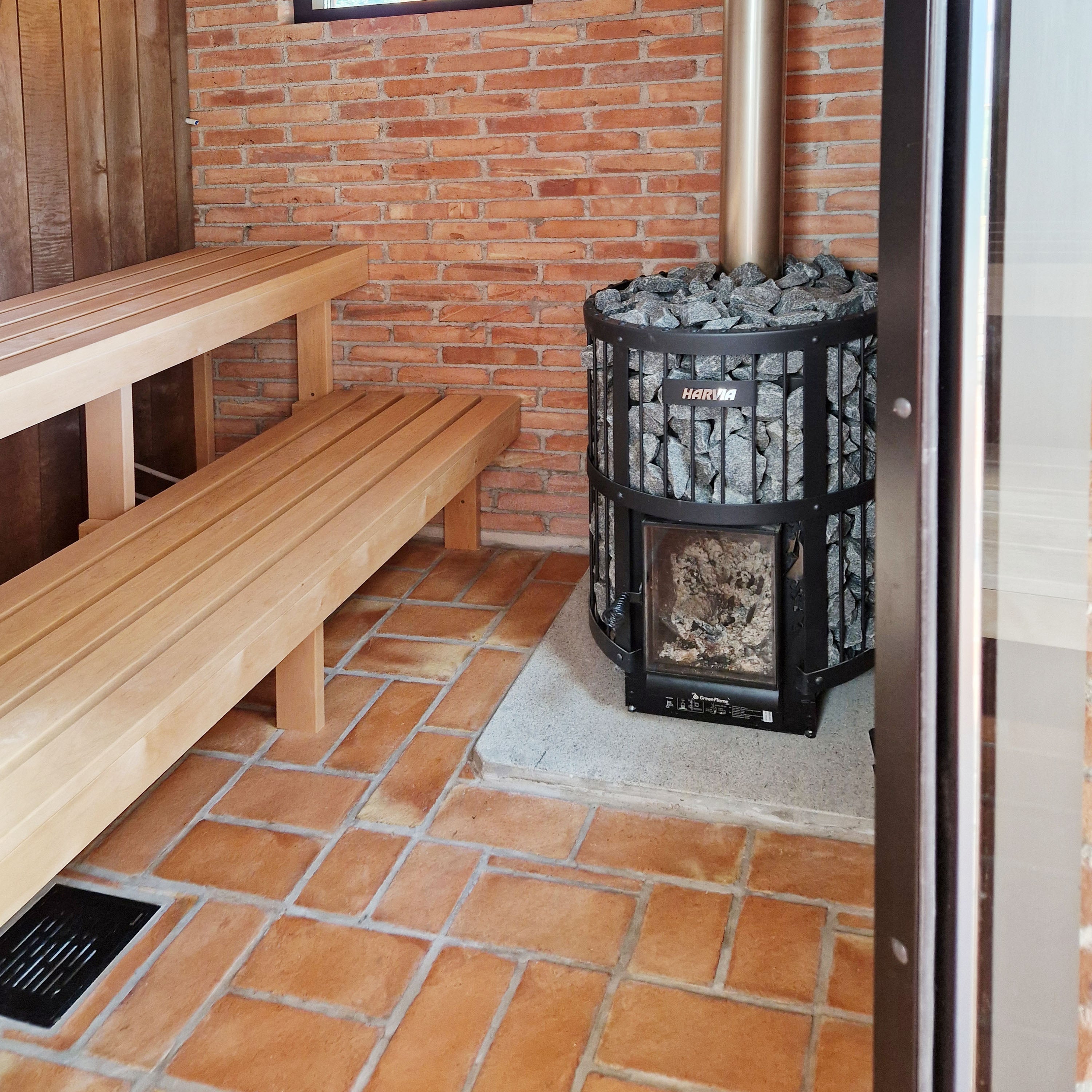 Håndslået gulvflise rød 20 mm