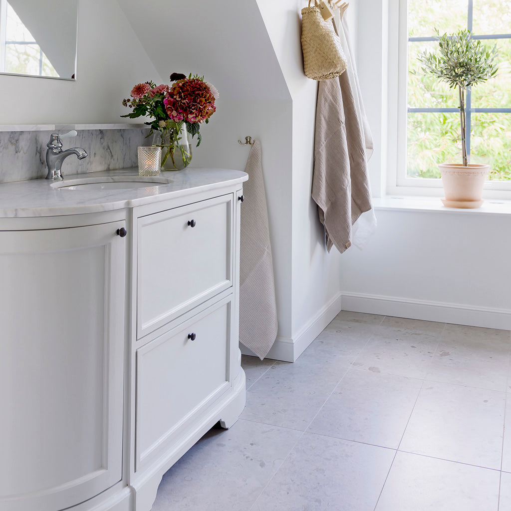 Alice Vaskeskab Antikhvid