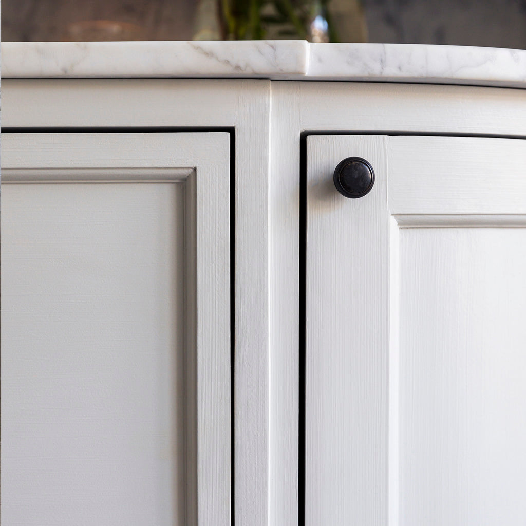 Knopp Agnes i svartoxiderad mässing