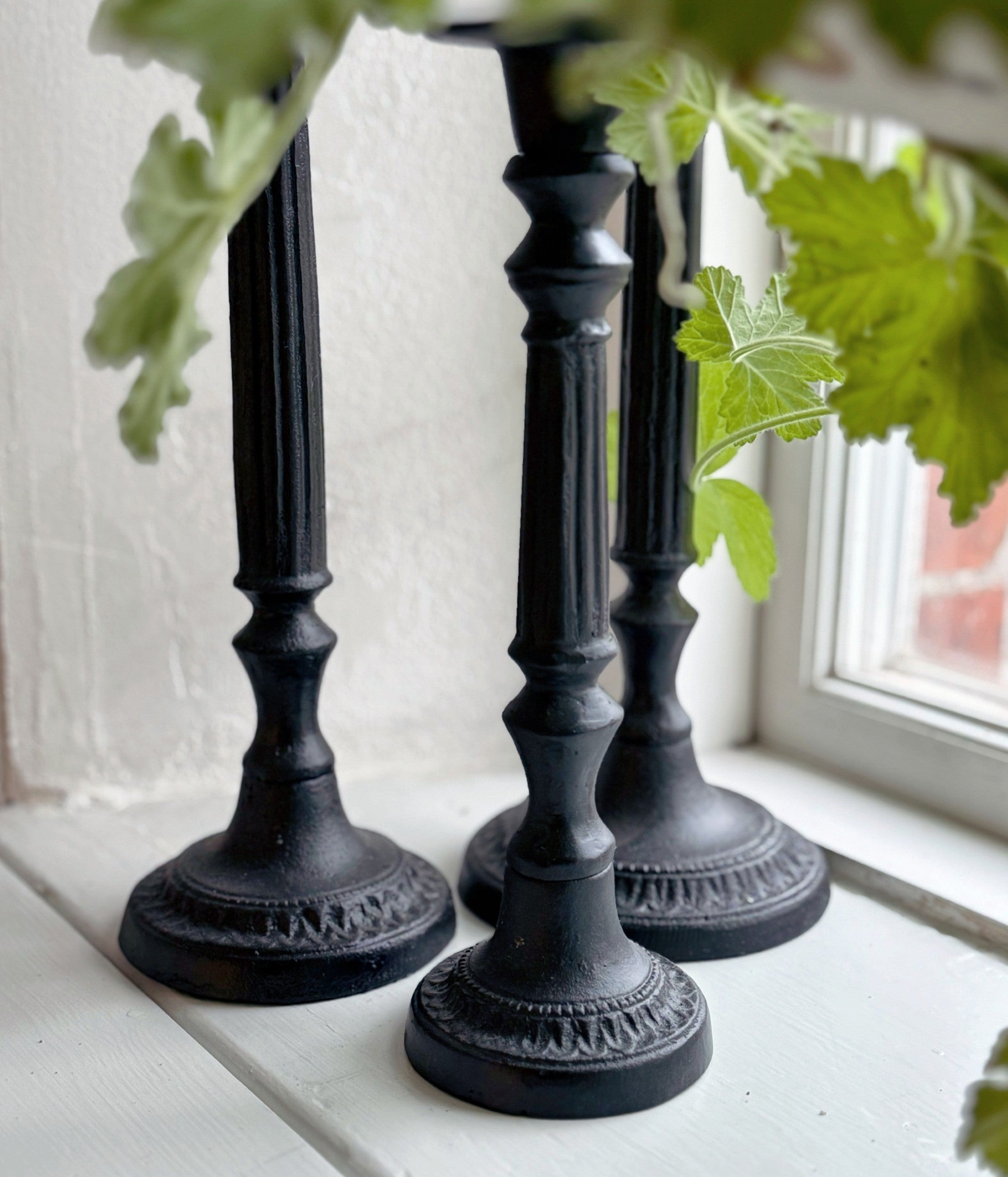 Set med tre ljusstakar i gjutjärn Zofia