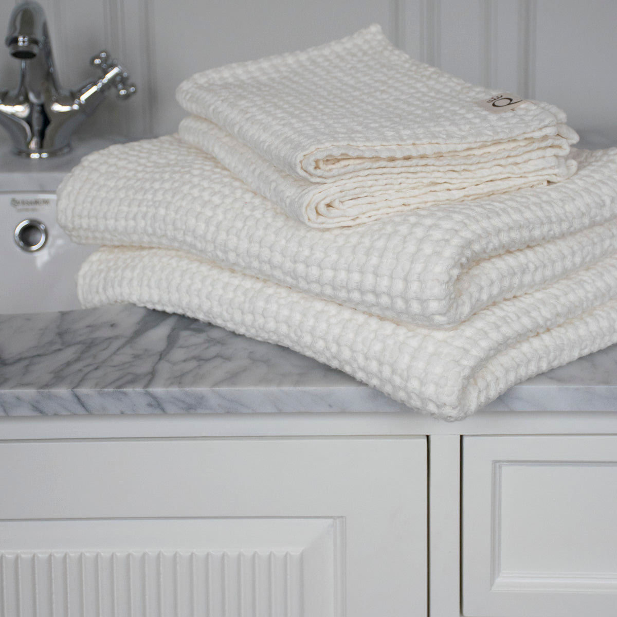 Pakke med badehåndklæde og håndklæde Sandhammaren naturhvid