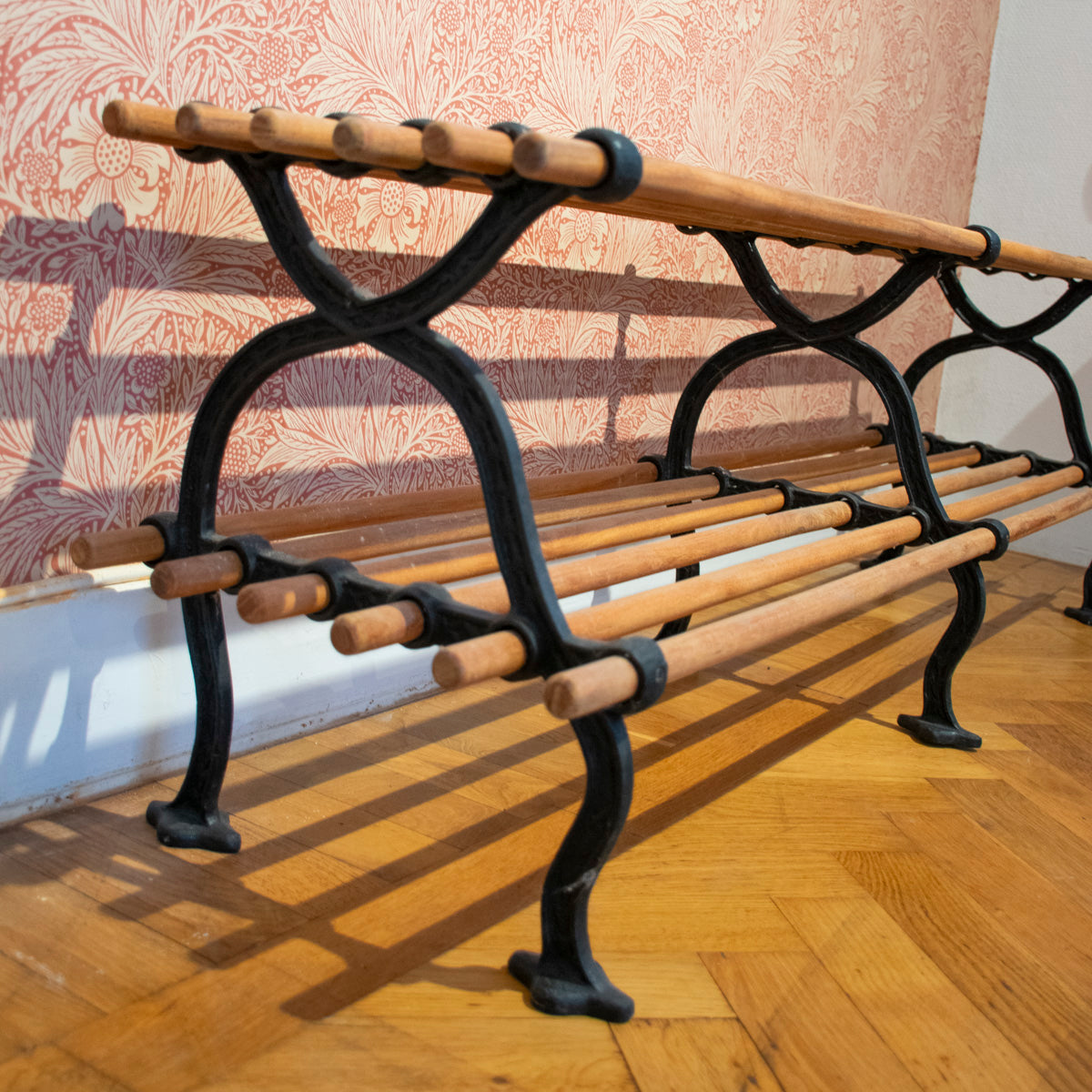 Skohylde Århundredeskiftet træ og støbejern 130 cm