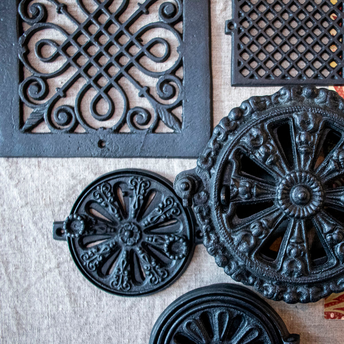 Ventil i støbejern m/studs Ornamenteret 140 mm