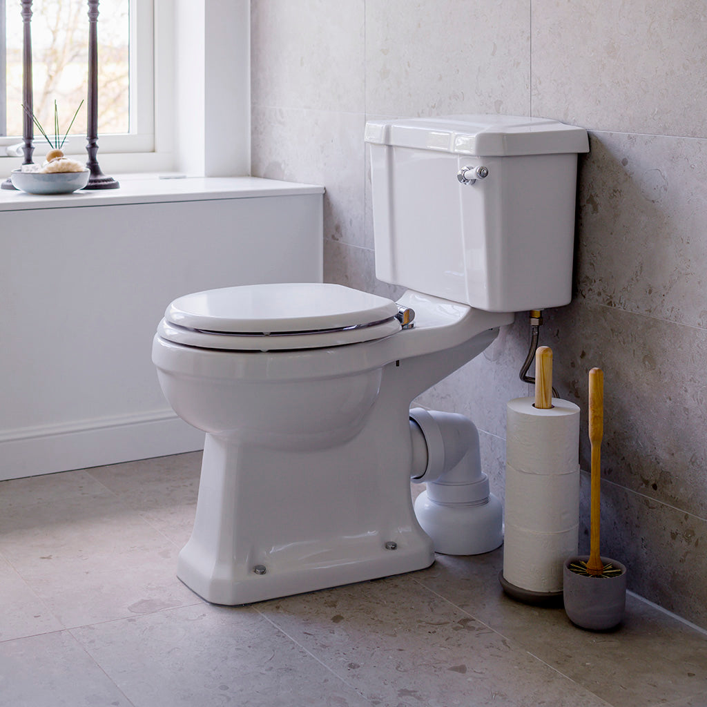 Toiletbørste i olieret birk