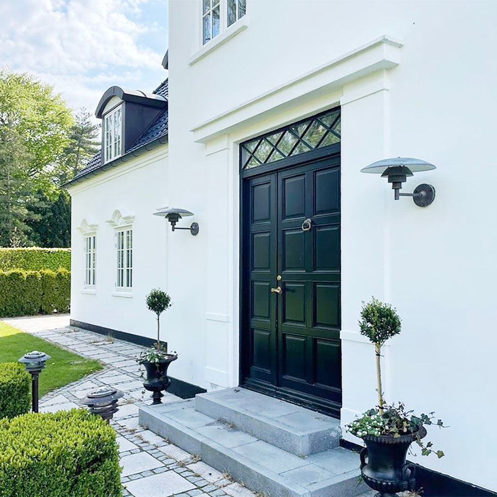 Dorchesterurna i gjutjärn med sockel