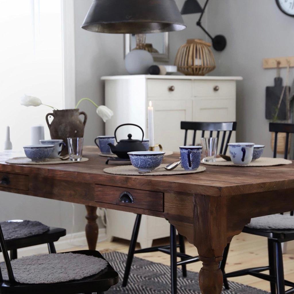 Spisebord drejede ben Elin