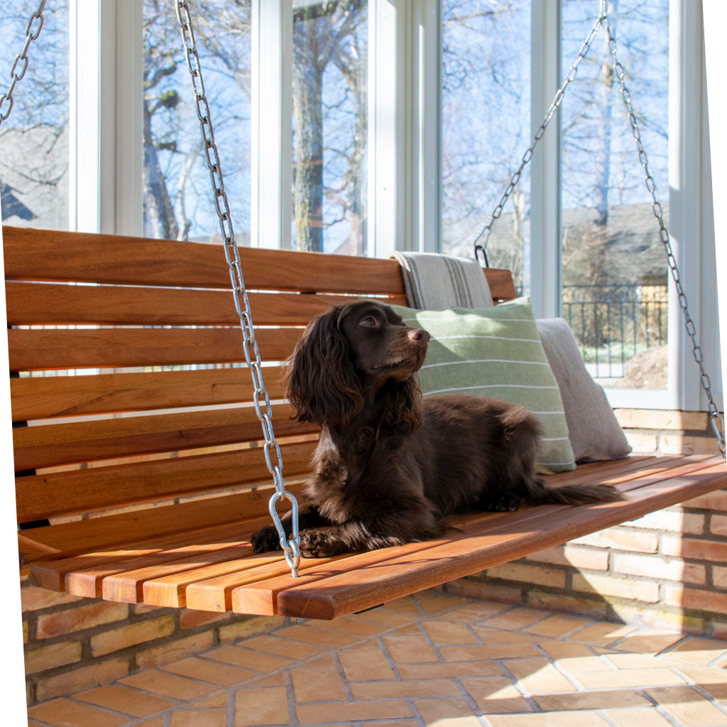 Hängande soffa i teak