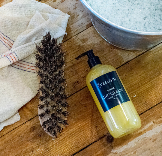 Pump till linoljesåpa 05, liter och 1 liter