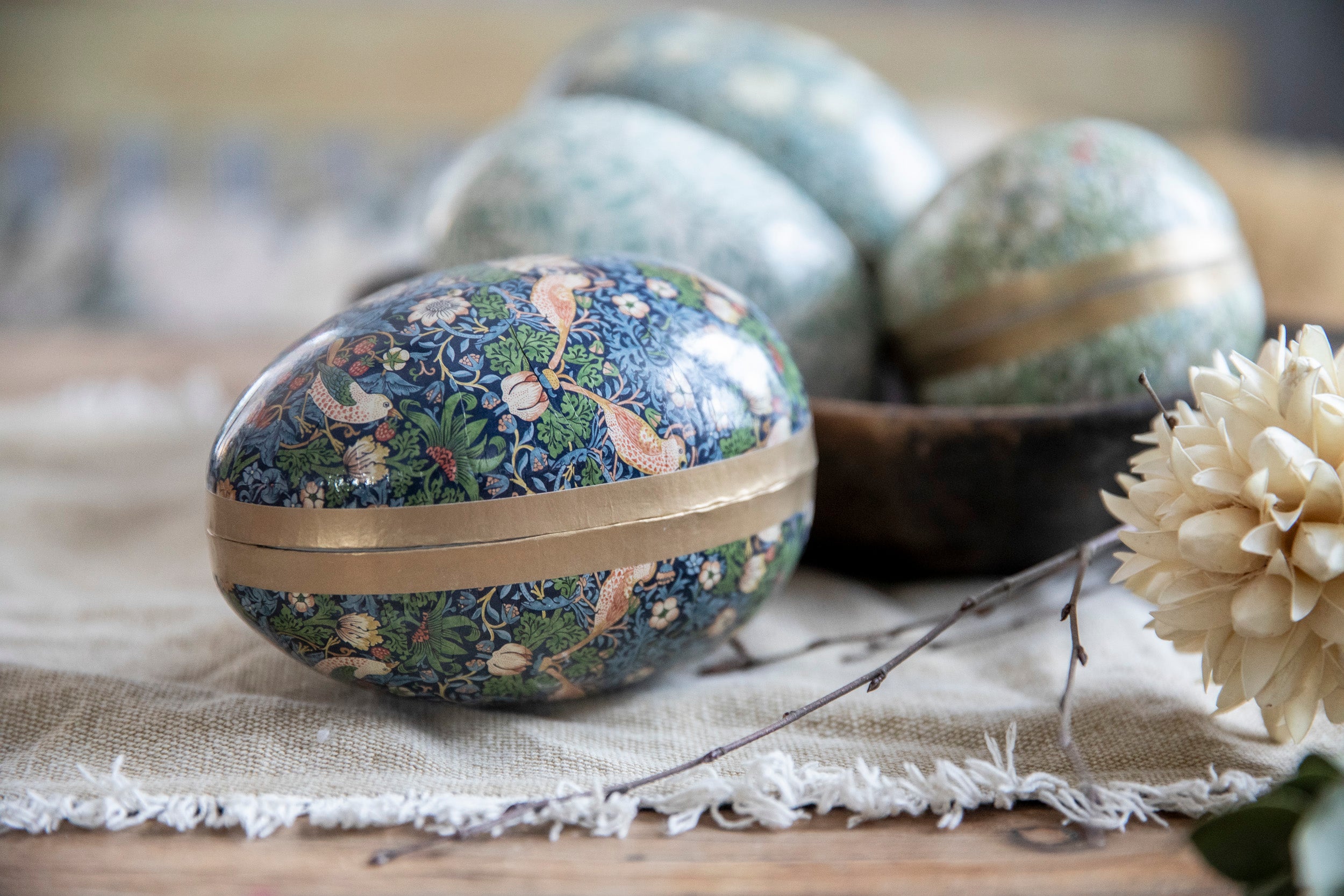 Påskeæg 15 cm William Morris Strawberry Thief