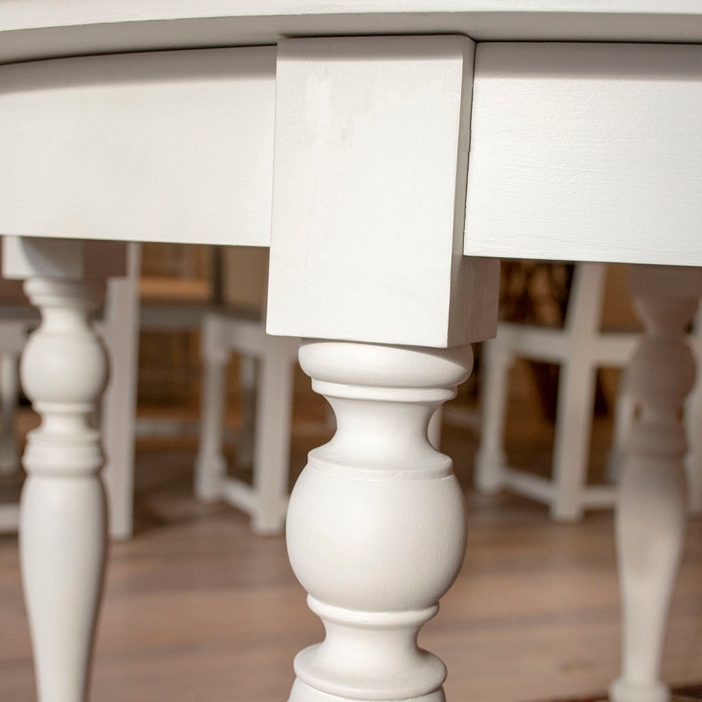 Stina rundt spisebord