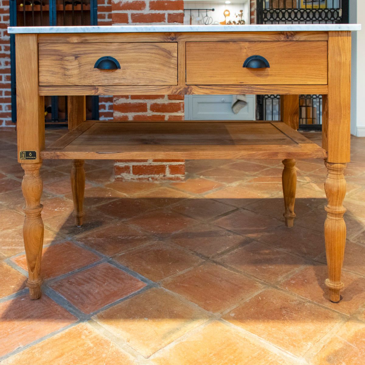 Køkkenø Edith i teak med marmorbordplade