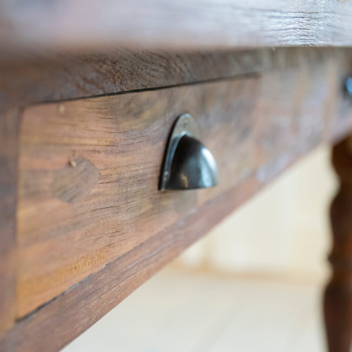 Spisebord drejede ben Elin