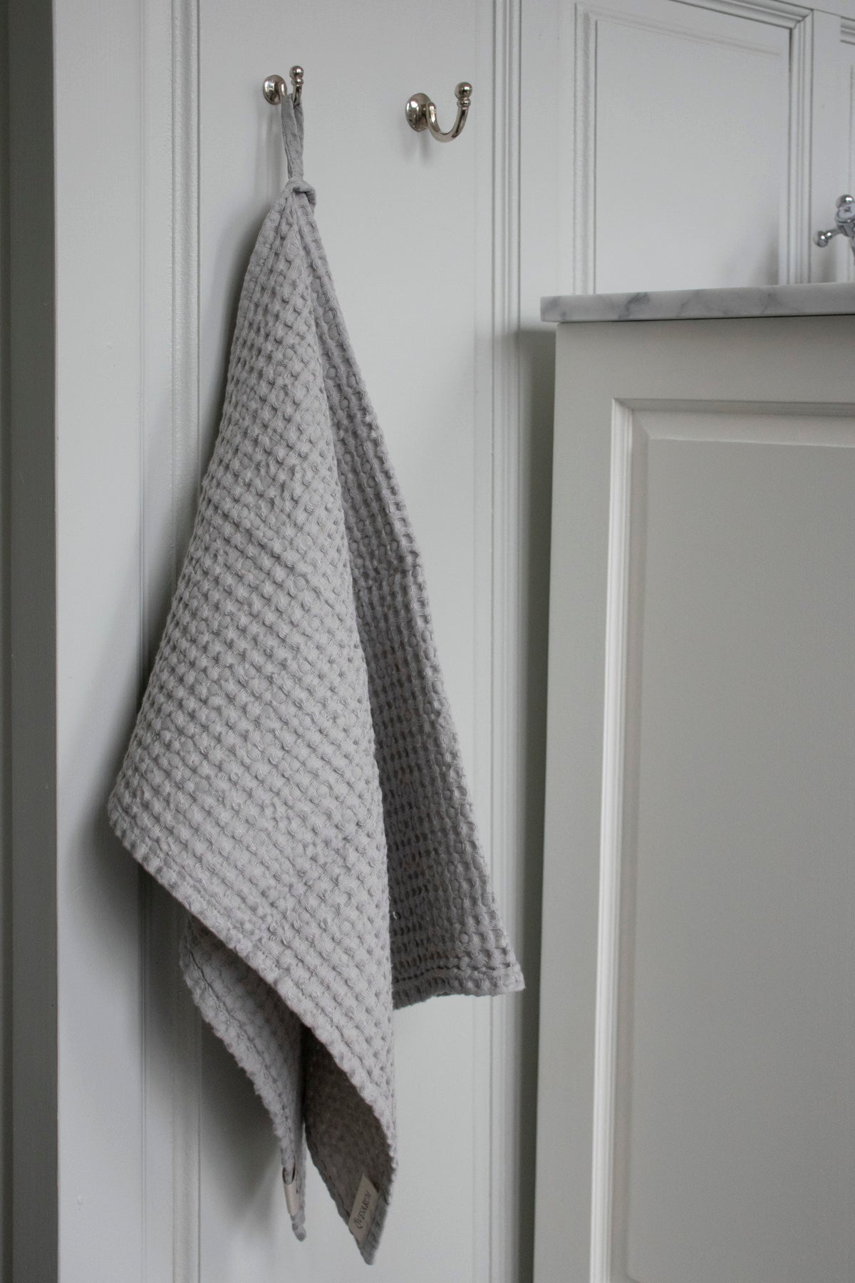 Våfflad handduk Sandhammaren ljusgrå 50x70